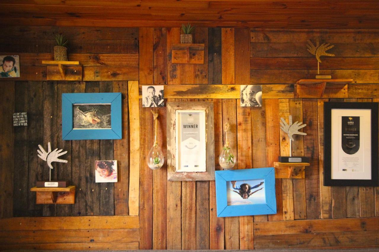 Saltycrax Backpackers And Surf Hostel By Curiocity Bloubergstrand Zewnętrze zdjęcie