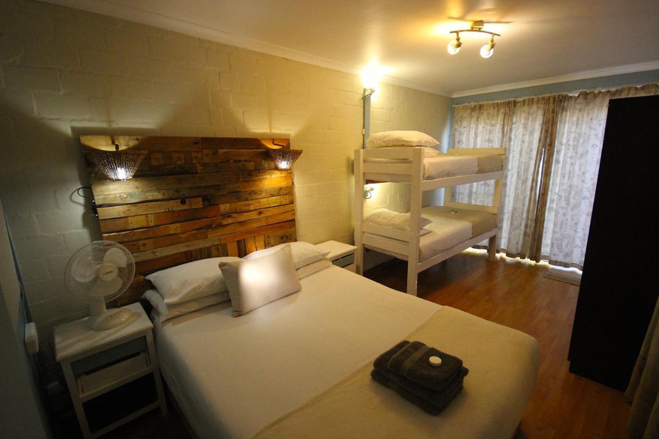 Saltycrax Backpackers And Surf Hostel By Curiocity Bloubergstrand Zewnętrze zdjęcie