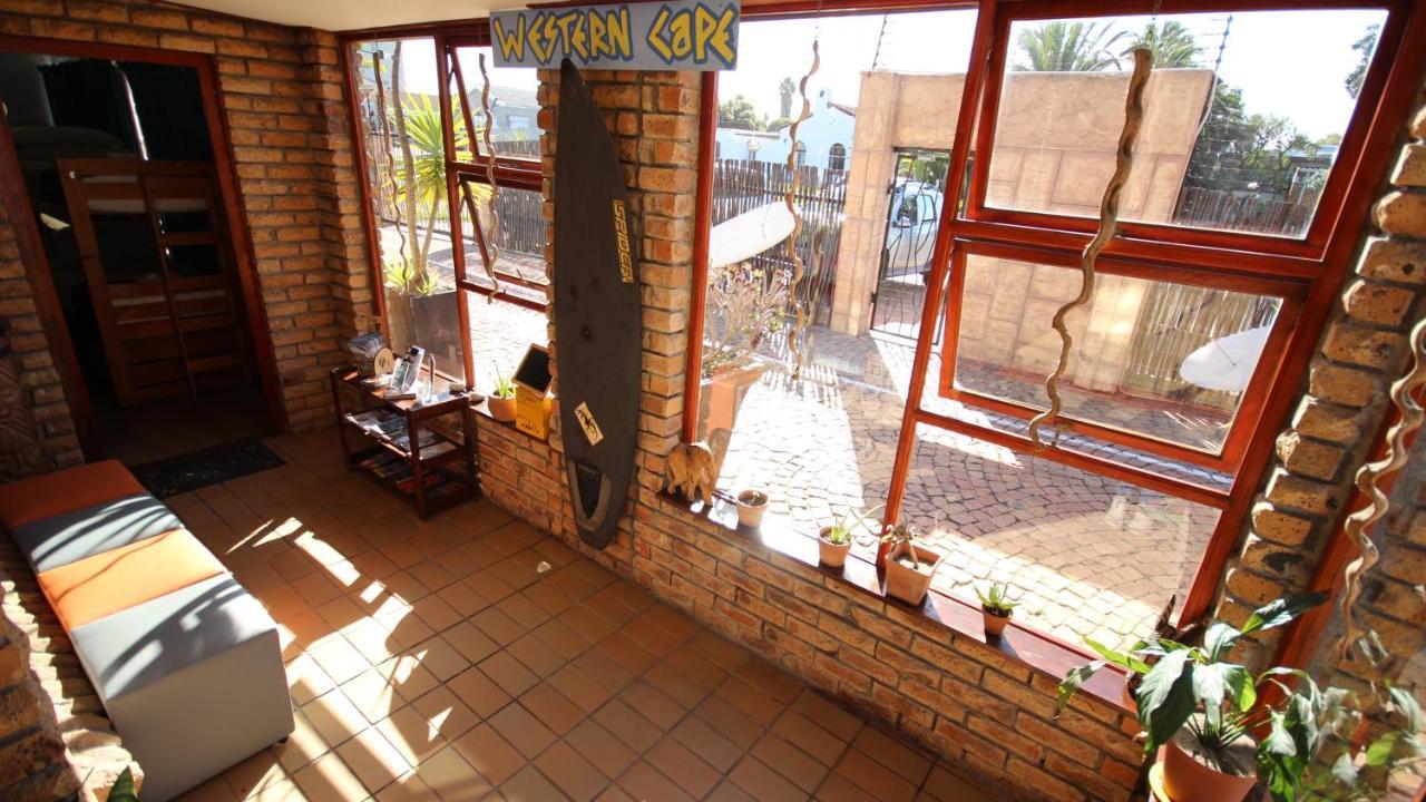 Saltycrax Backpackers And Surf Hostel By Curiocity Bloubergstrand Zewnętrze zdjęcie